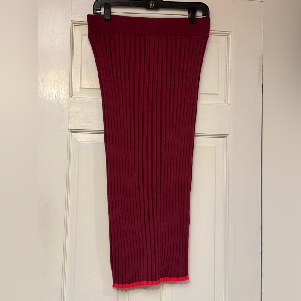 Elegant Burgundy Knit Skirt